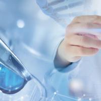 卵巢多囊是怎么引起的