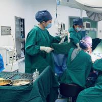 腹腔镜和开腹手术哪个更安全？